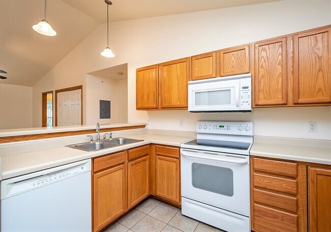Foto del edificio - $2,650 | 4 Bedroom, 2 Bathroom | 3rd Floor...