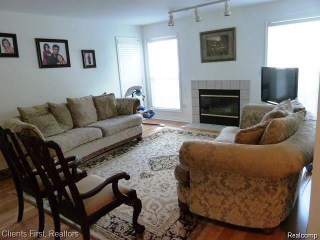 Foto del edificio - 28418 Carlton Way Dr