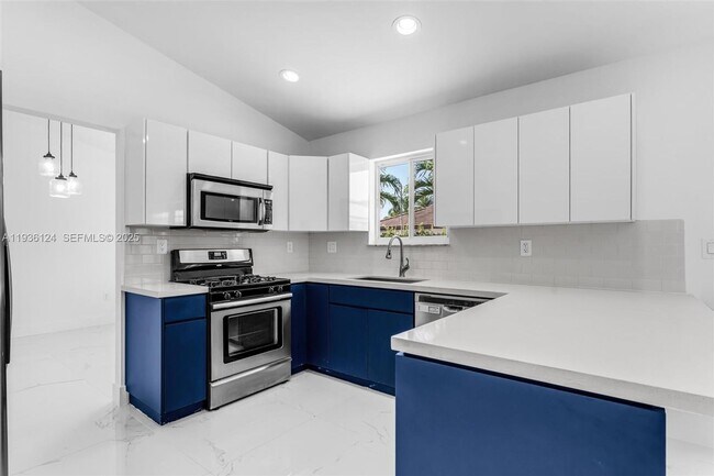 Foto del edificio - 15042 SW 149th Ct