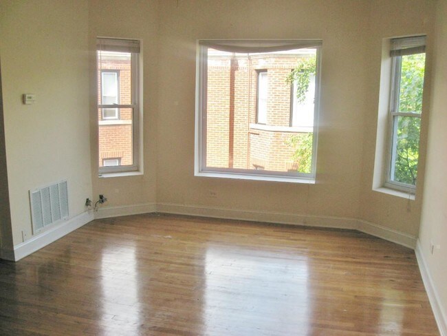 Foto del edificio - 859 W Cornelia Ave