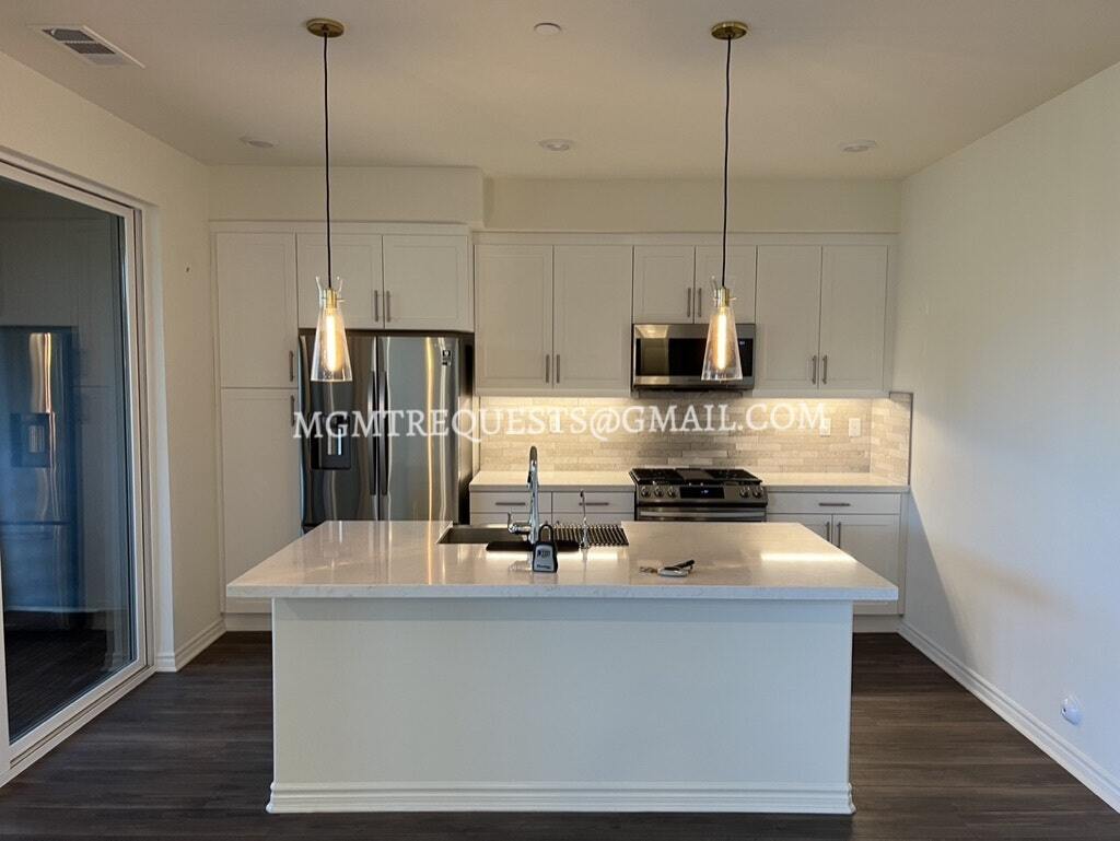 Foto principal - 17854 S Upton