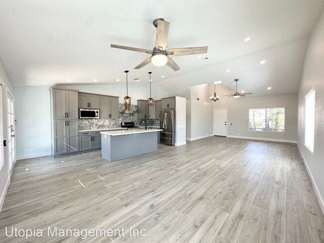 Building Photo - 4 br, 2 bath House - 78795 Birchcrest Cir