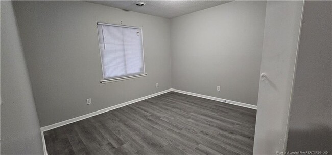 Building Photo - 208 Paddle Wheel Rd