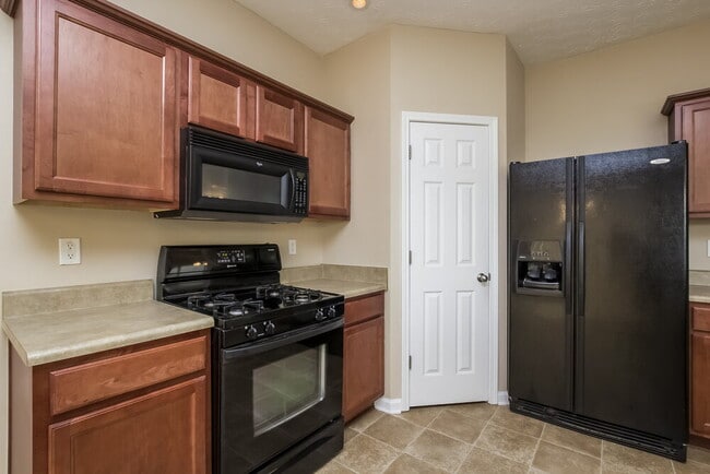 Building Photo - 900 Gardenia Curve