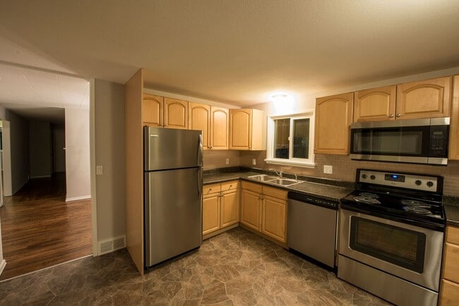 Foto del edificio - 10039 Ashworth Ave N