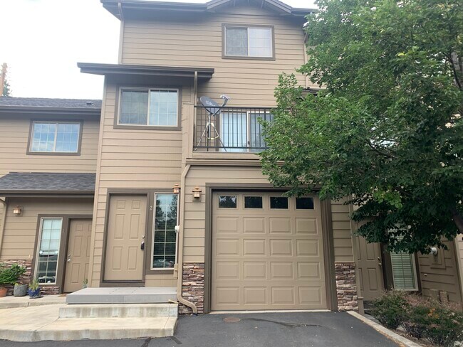 Foto del edificio - 1874 NW Monterey Pines Dr