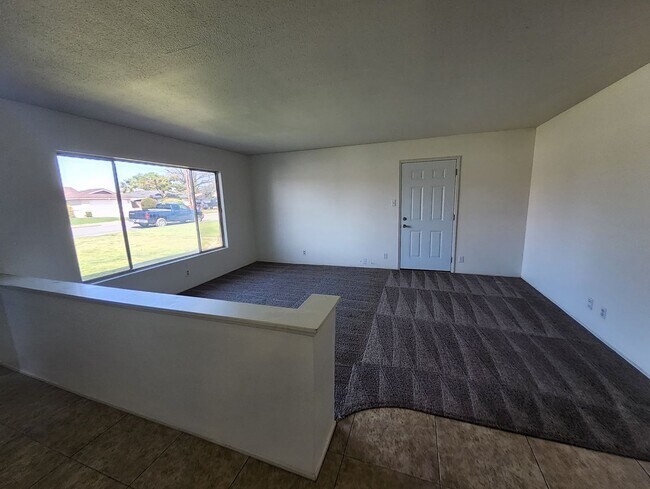 Building Photo - 3516 Argent St., Bakerfield, CA 93304