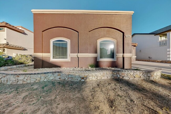 Building Photo - Charming 3 bedroom, 2.5 bath home in East El Paso!