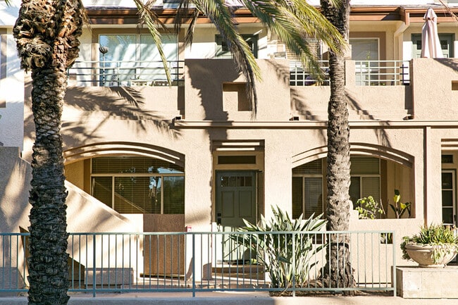Foto del edificio - 12610 Carmel Country Rd
