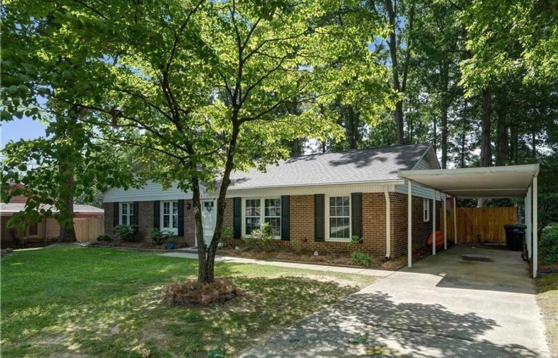 Primary Photo - 4711 Chaucer Dr