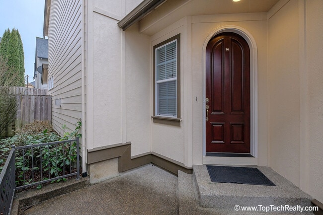 Building Photo - Stunning 3 BD* + Office/Den+Bonus/Media Rm...