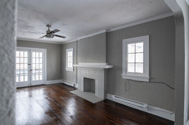 Building Photo - 501-503 W Norman