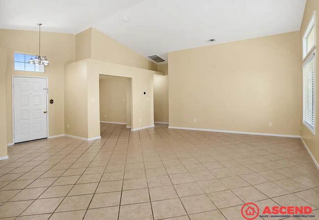 Building Photo - Charming 3BD/2BA Home in Bakersfield 93312 – Sewer & Trash Included!