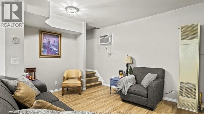 Building Photo - 1374 Pelissier St