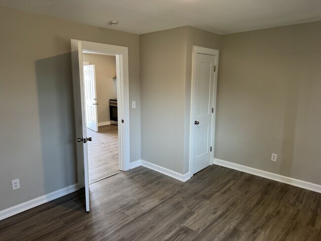 Foto del edificio - Cozy 1 Bedroom Apartment in the Heart of W. GVL. Steps from Unity Park and Pendleton St.