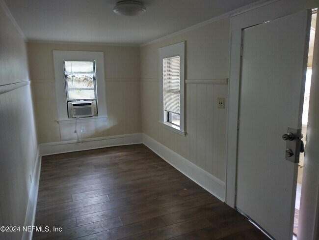 Building Photo - 3930 Notter Ave