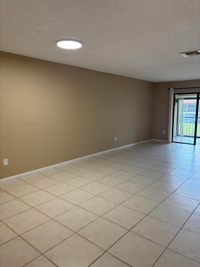 Foto del edificio - 21500 Cypress Hammock Dr