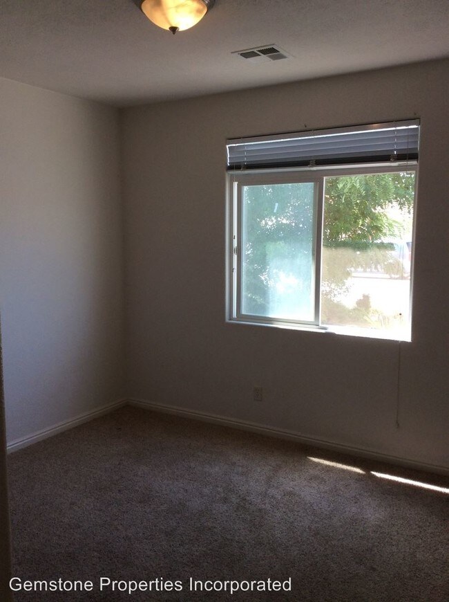 Building Photo - 2371 S 675 W