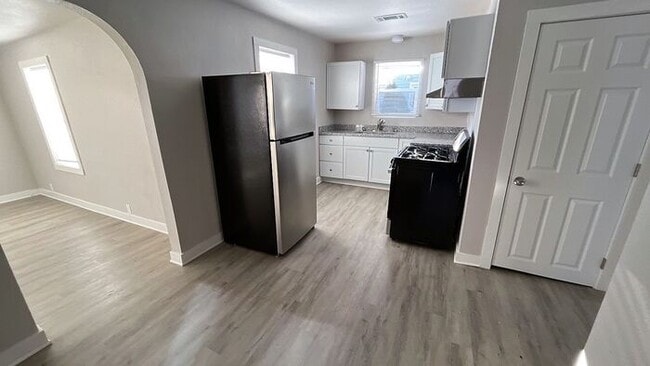 Building Photo - Welcome home!!! You must see this newly re...