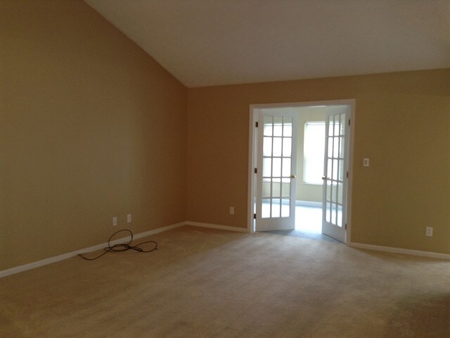 Building Photo - 930 Sunset Drive