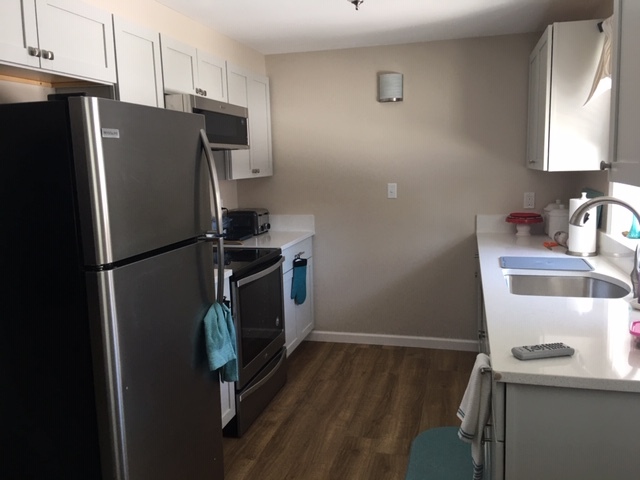 CUTE KITCHEN - 16 Penobscot Ter