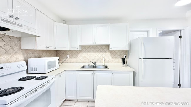 Building Photo - 22 Risebrough Av