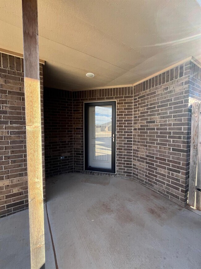 Building Photo - 1203 Preston Trails