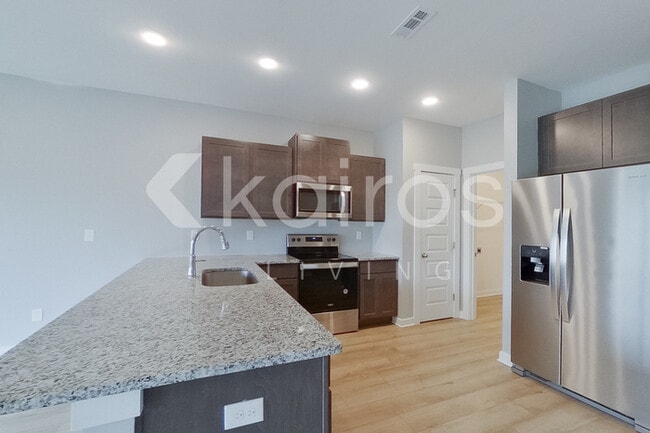 Foto del edificio - 6103 Stonewater Ct