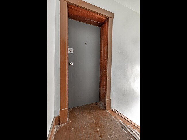 Foto del edificio - 4232 Blaine Ave