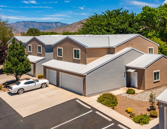 Building Photo - Zia Townhomes