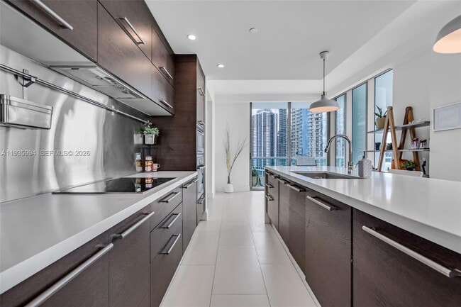 Foto del edificio - 900 Biscayne Blvd