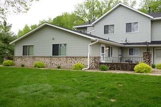 Building Photo - 1682 Helena Rd N