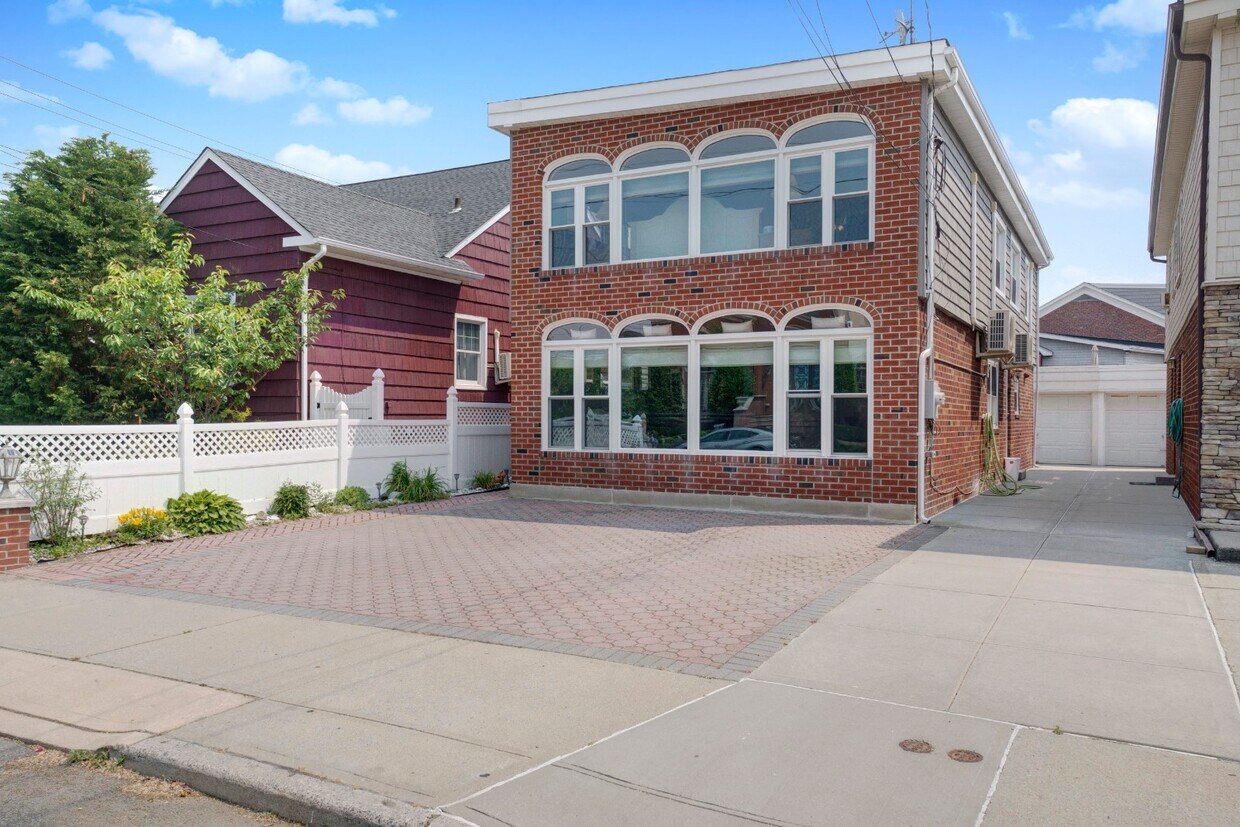 194 B 132 St, Belle Harbor, NY House Rental in Belle Harbor, NY