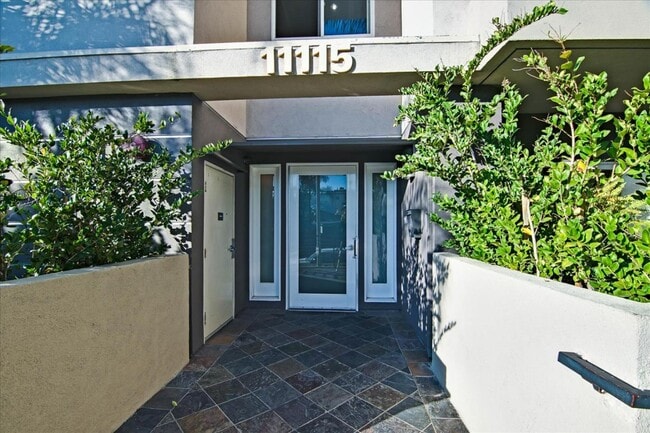 Building Photo - 11115 Acama St