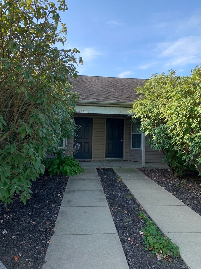 2 bedroom, 2 full Bath, 2 car attached garage, West Lafayette duplex. - 2 bedroom, 2 full Bath, 2 car attached garage, West Lafayette duplex. Townhome