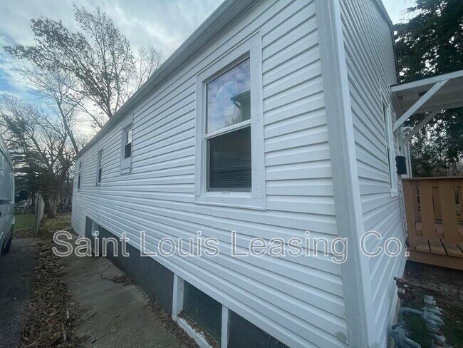 Foto del edificio - 3212 Airway Ave