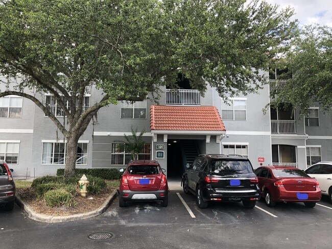 Building - 18001 Richmond Place Dr