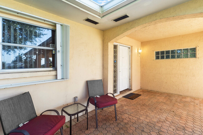 Building Photo - 1059 Carambola Cir