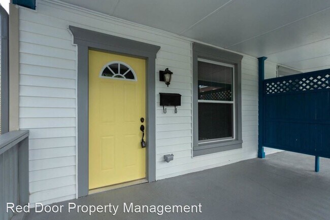 Foto del edificio - 3 br, 1.5 bath House - 456 N. State Ave