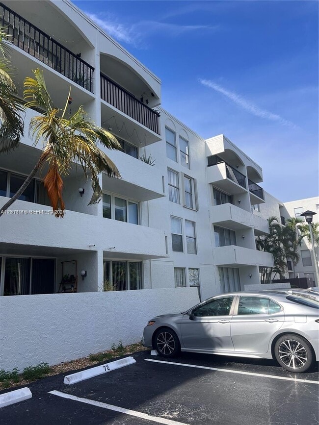 Building Photo - 2150 SW 16th Ave