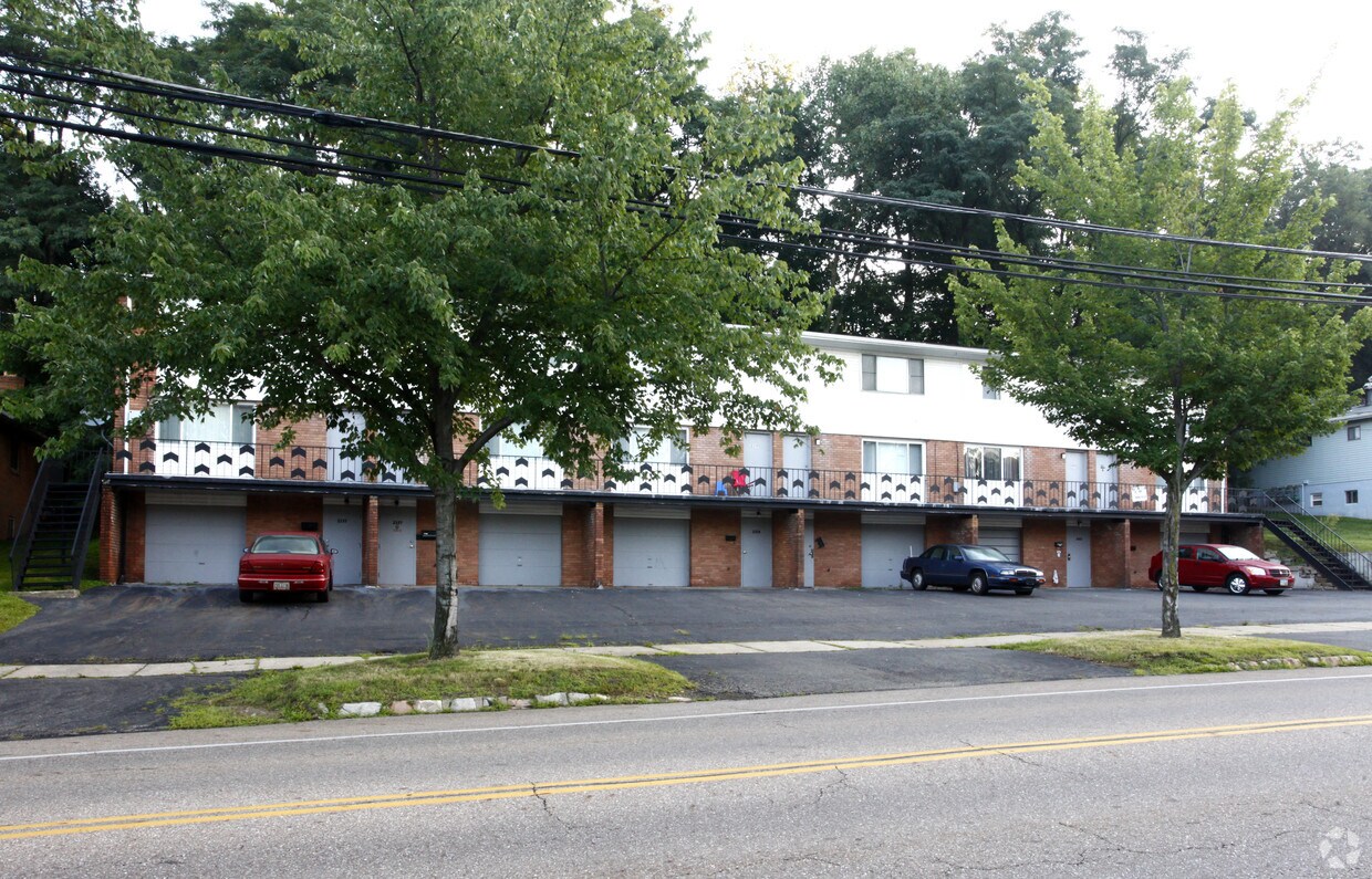 Foto del edificio - Newton Townhomes