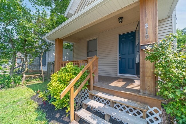 Building Photo - 810 Miller Ave