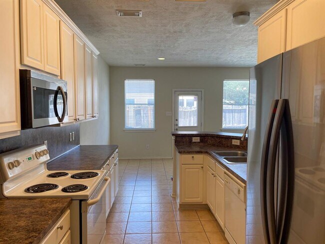 Building Photo - 14326 Fairbuff Ln