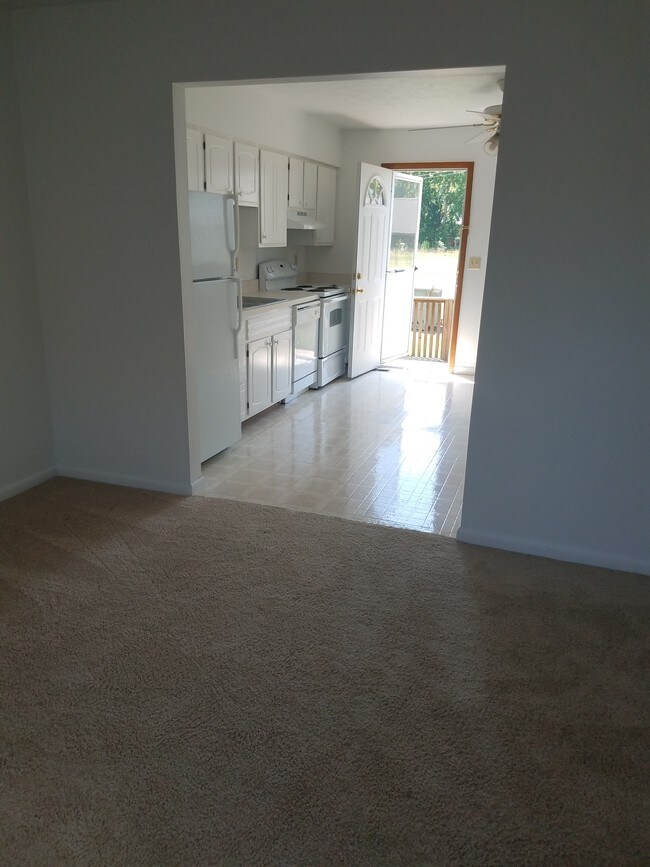 LIVING ROOM TO KITCHEN - 5355 Big Tyler Rd