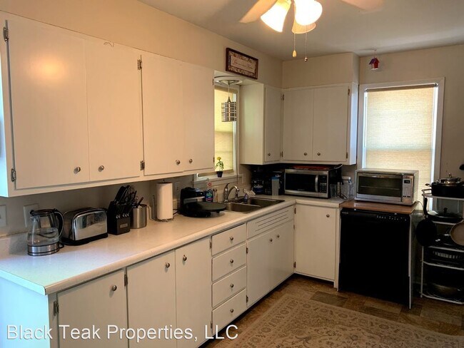 Building Photo - 3 br, 1 bath House - 1314 Oak Street