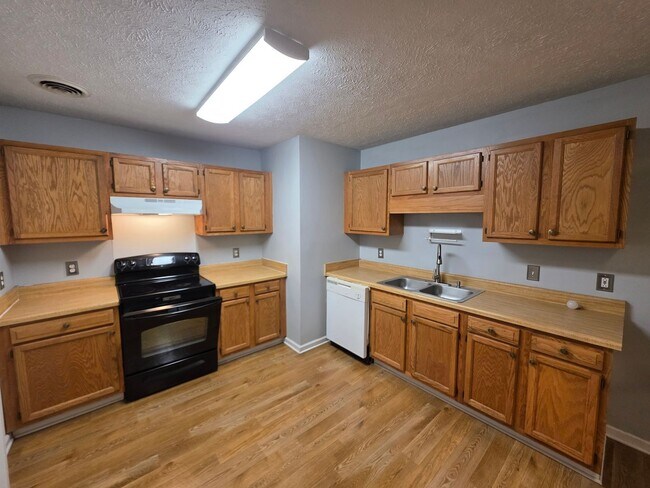 Building Photo - 109 Stanford Cir