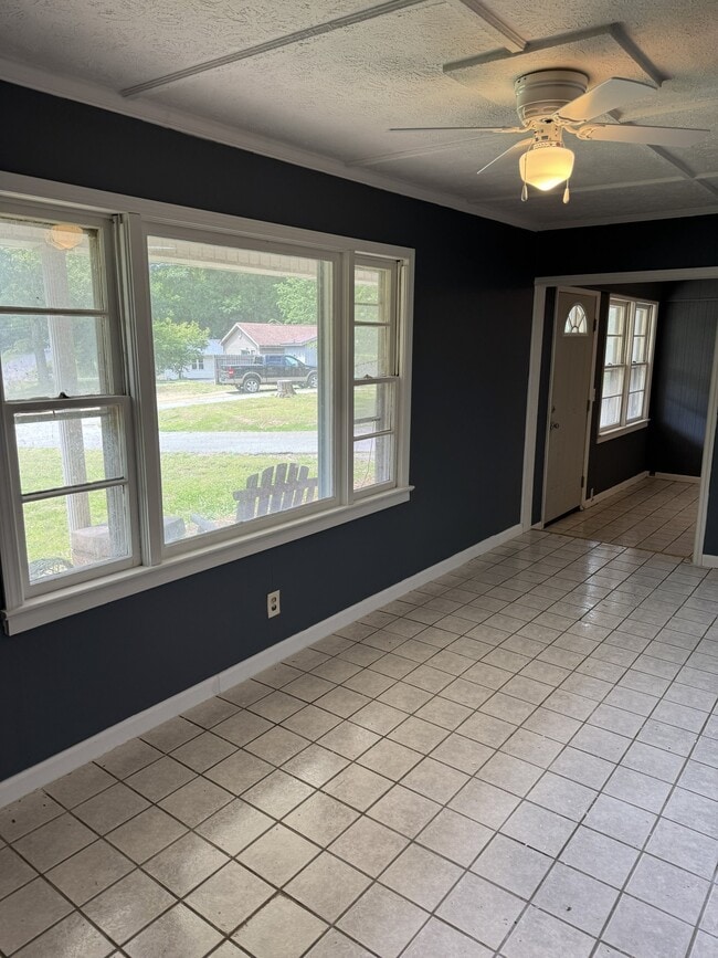 Building Photo - 1707 Ridge Rd