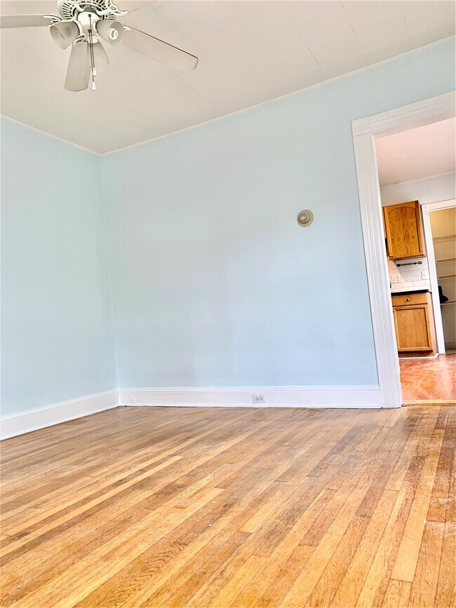 Foto del edificio - 25 Harborview Ave. 1st floor