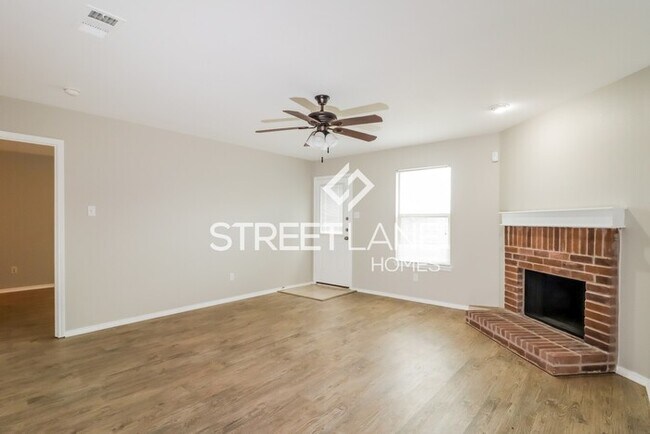 Foto del edificio - $1050 off his first full month on a 15 mon...
