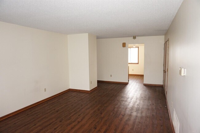 Building Photo - 10424 Oak Valley Rd